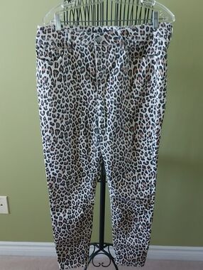 Design Lab Lord & Taylor Leopard Print Jeans in Pink and Black